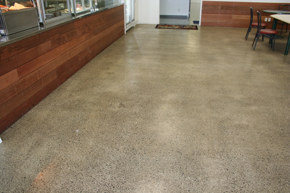 Read more about the article Independent Liquor – Staff Cafe